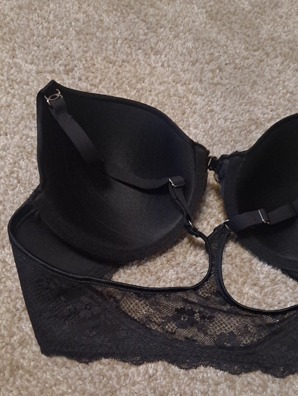 vassarette Black and White Convertible T-Shirt Bras Duo - Picture 11 of 14